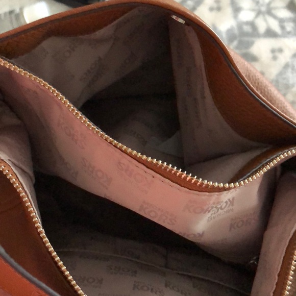 Michael Kors hobo with crossbody strap - Picture 7 of 7